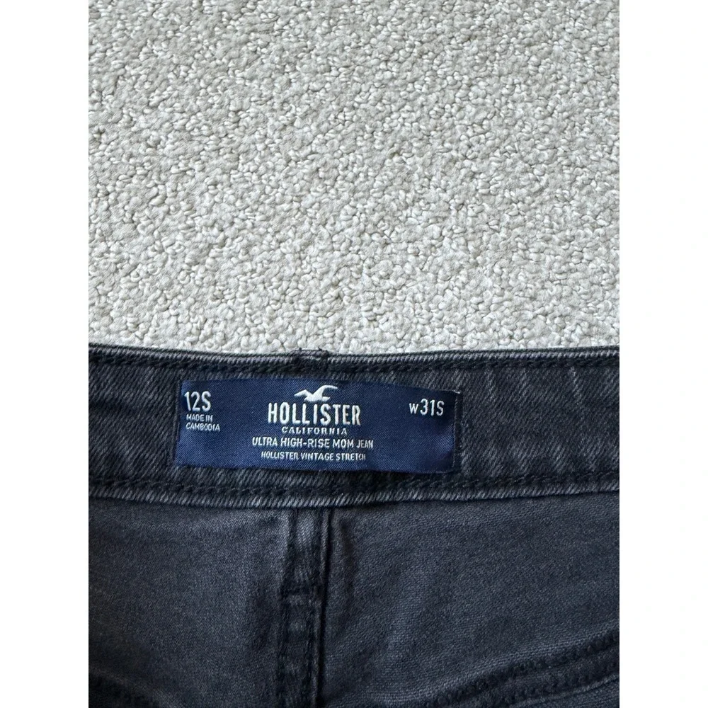 Hollister Ultra High Rise Mom Jean Size 12S Black Distressed Ripped Knees